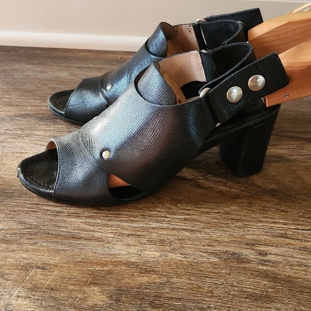 Anyi Lu Black Leather Embossed Athena Sandals EU Size 38 - Picture 3 of 8